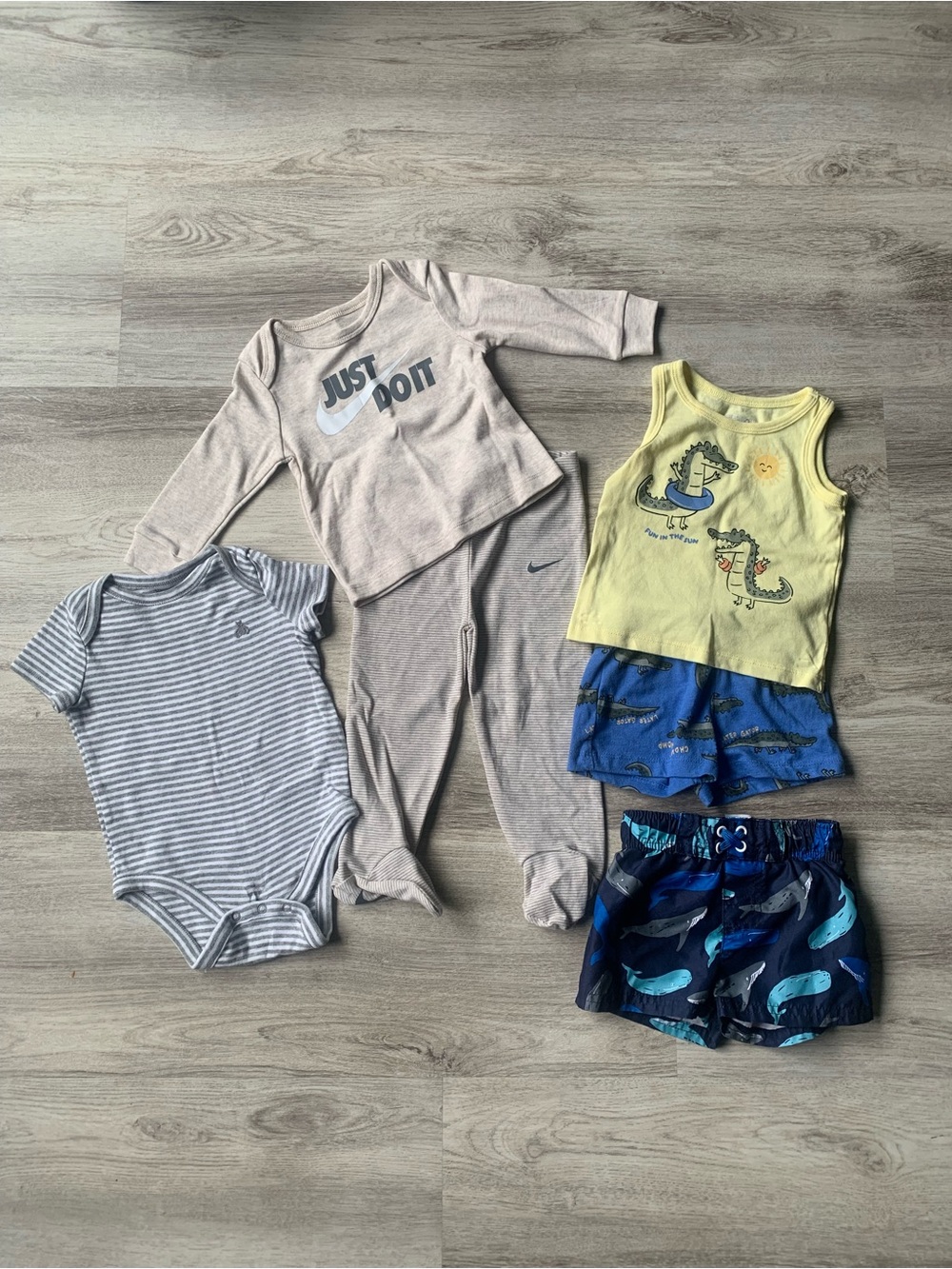 Bundle of Baby clothes Mixed brands sizes 6-9 months